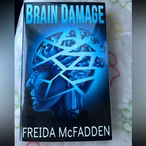 Brain Damage by Freida McFadden - Blue Cover